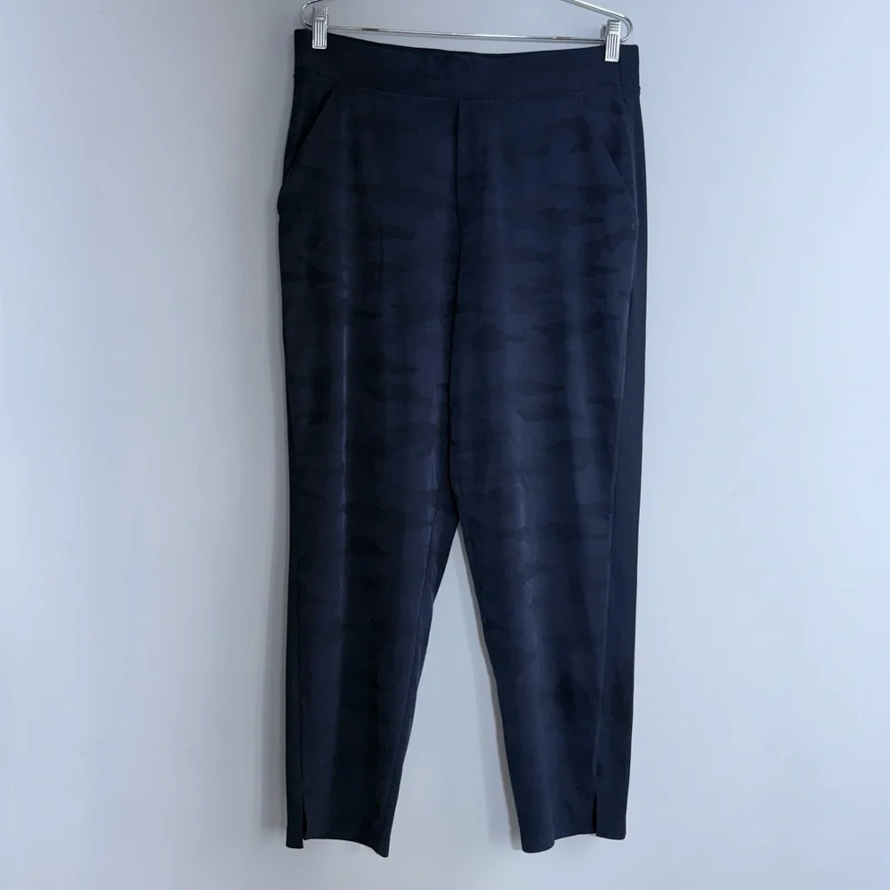 ATHLETA Brooklyn Textured Jogger Blue Camo Size 12 Pants 982553 Travel Pull On